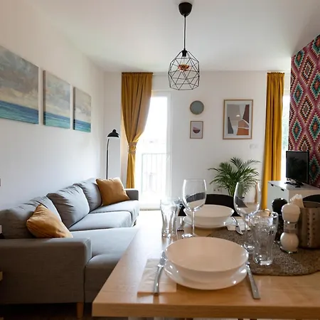 Mór8 Apartamento *